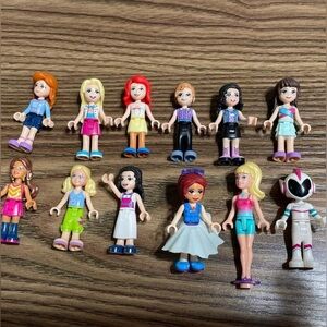 Lot of 12 Lego friends mini figurines​